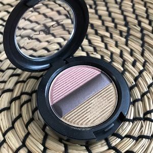 MAC EYESHADOW